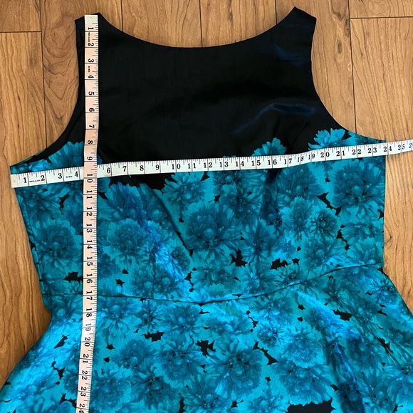 DB Sz 20 Women's Black Bold Floral Green Print Fit +Flare Dress Midi Formal - Picture 2 of 9